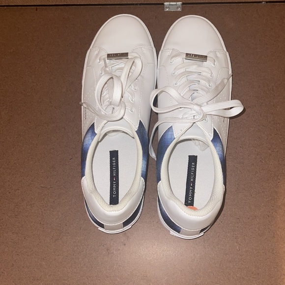 Tommy Hilfiger TWLORIO-R White/Blue Sneakers - Picture 3 of 10